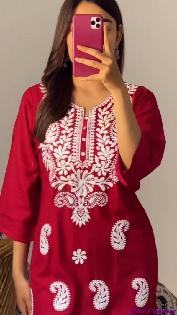 .Meroon Rayon Short Top for Regular Use